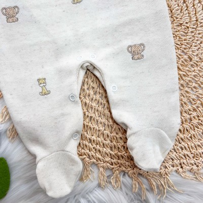  Macacão Tricotil (Tricot 100% Algodão) com Gola e Bordado - Safari - Areia